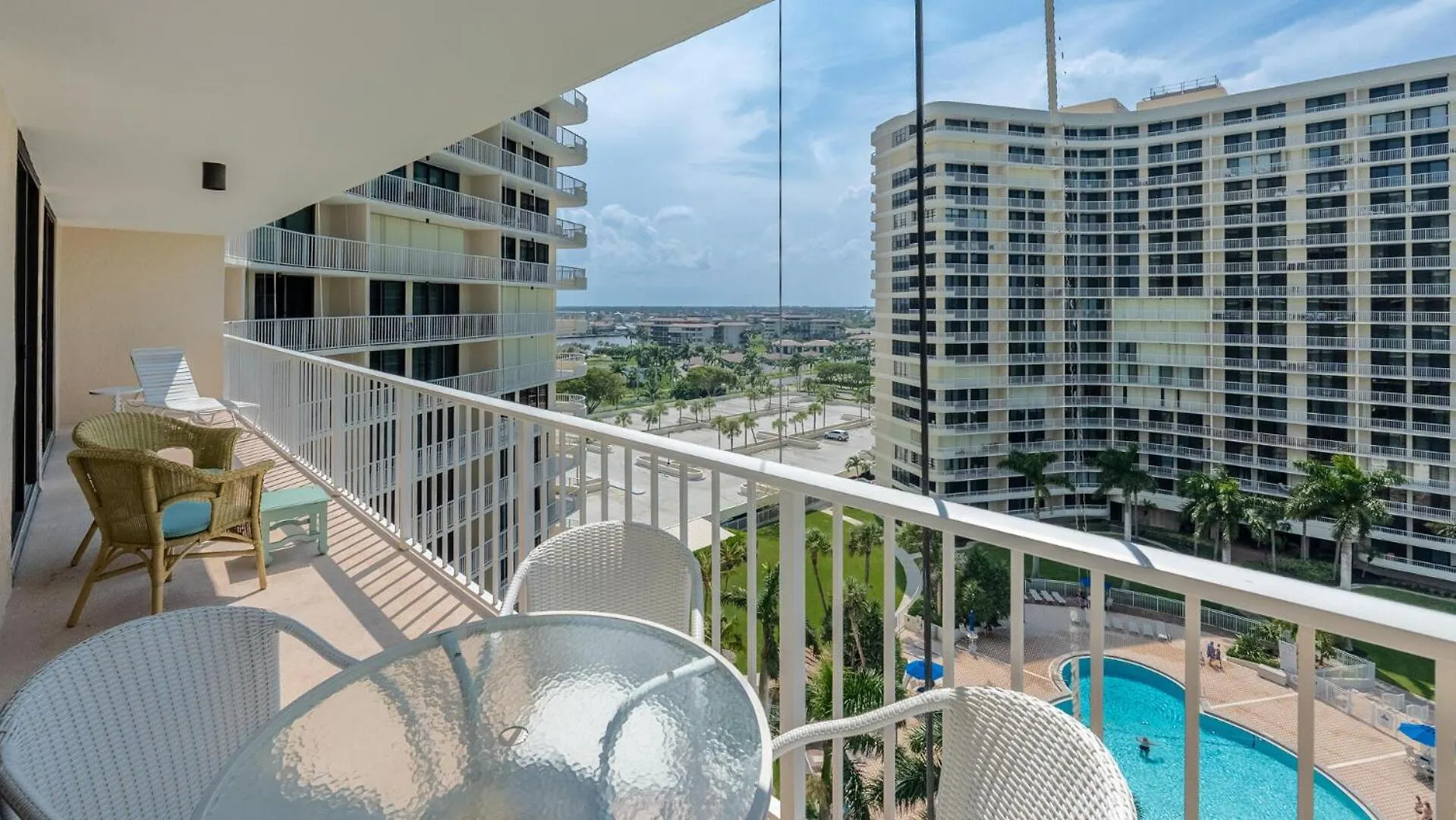 South Seas Tower 4-1009