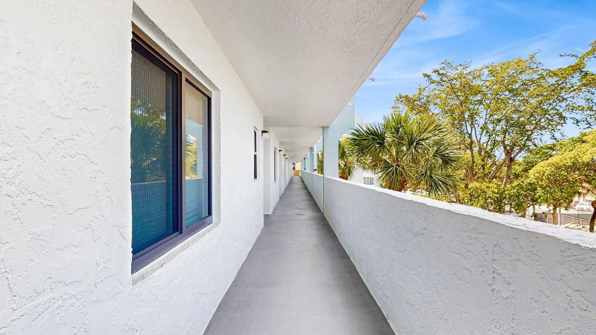Apartment Sunny Days And Blissful Waves In Riverside Marco Island