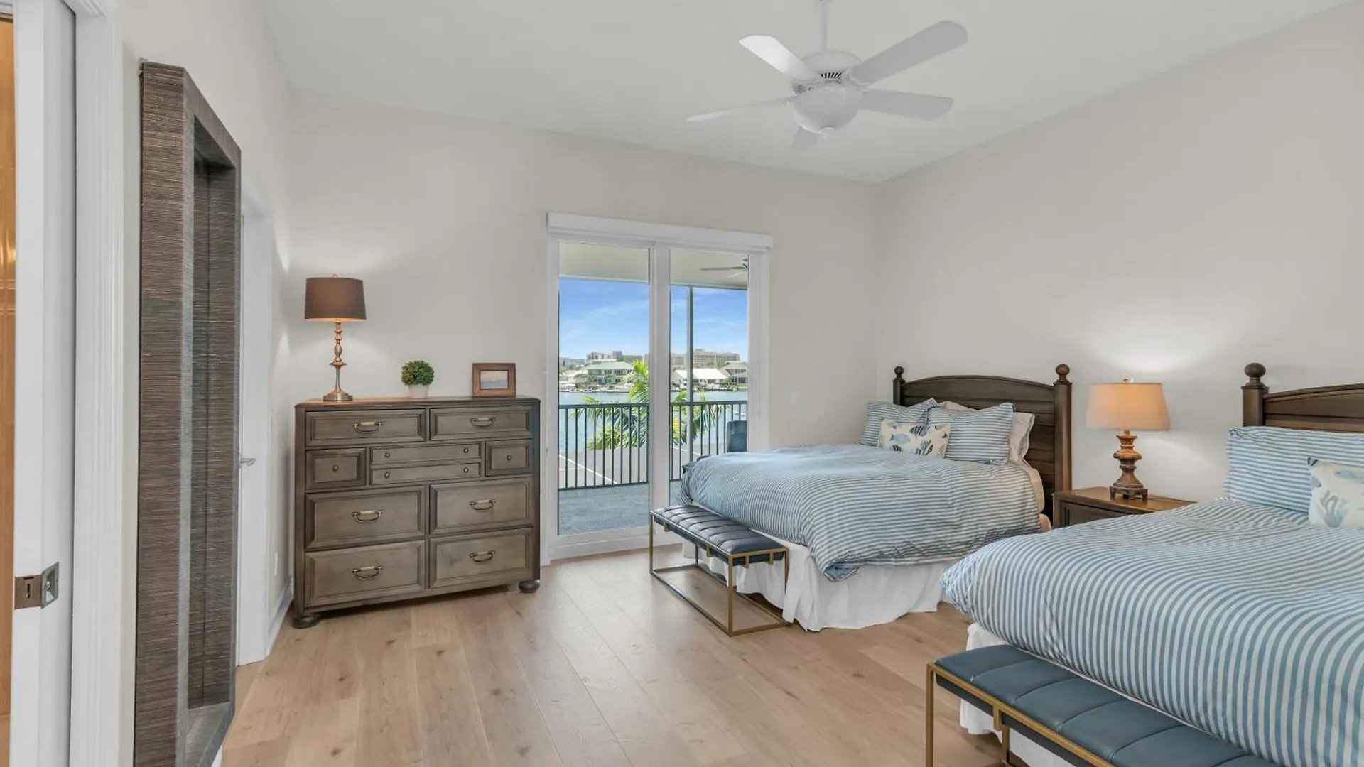 Southern Exposure I Waterfront 5 Bed House I Wide Water Views Of Landmark Bay 別荘