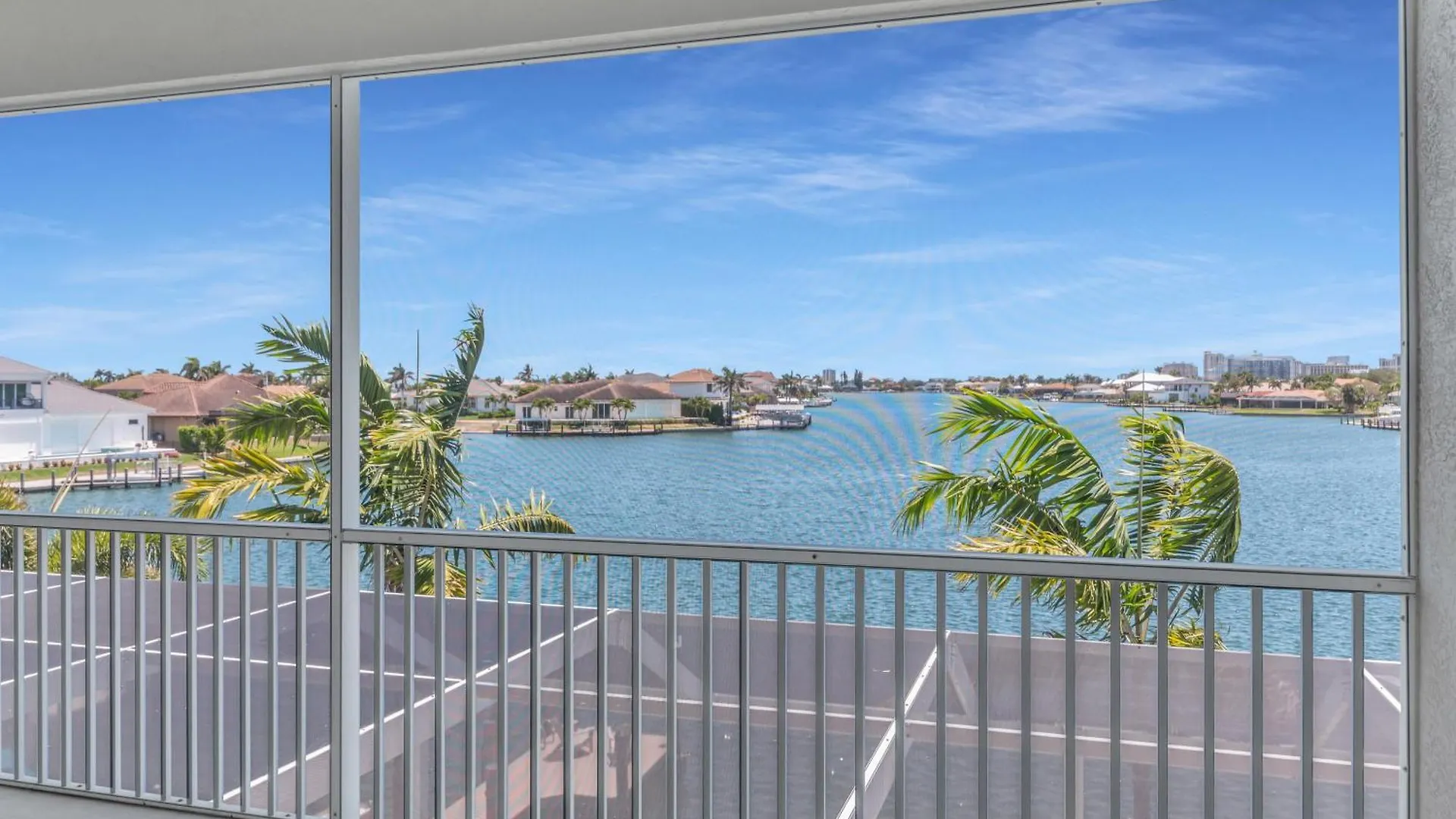 Southern Exposure I Waterfront 5 Bed House I Wide Water Views Of Landmark Bay 別荘 *