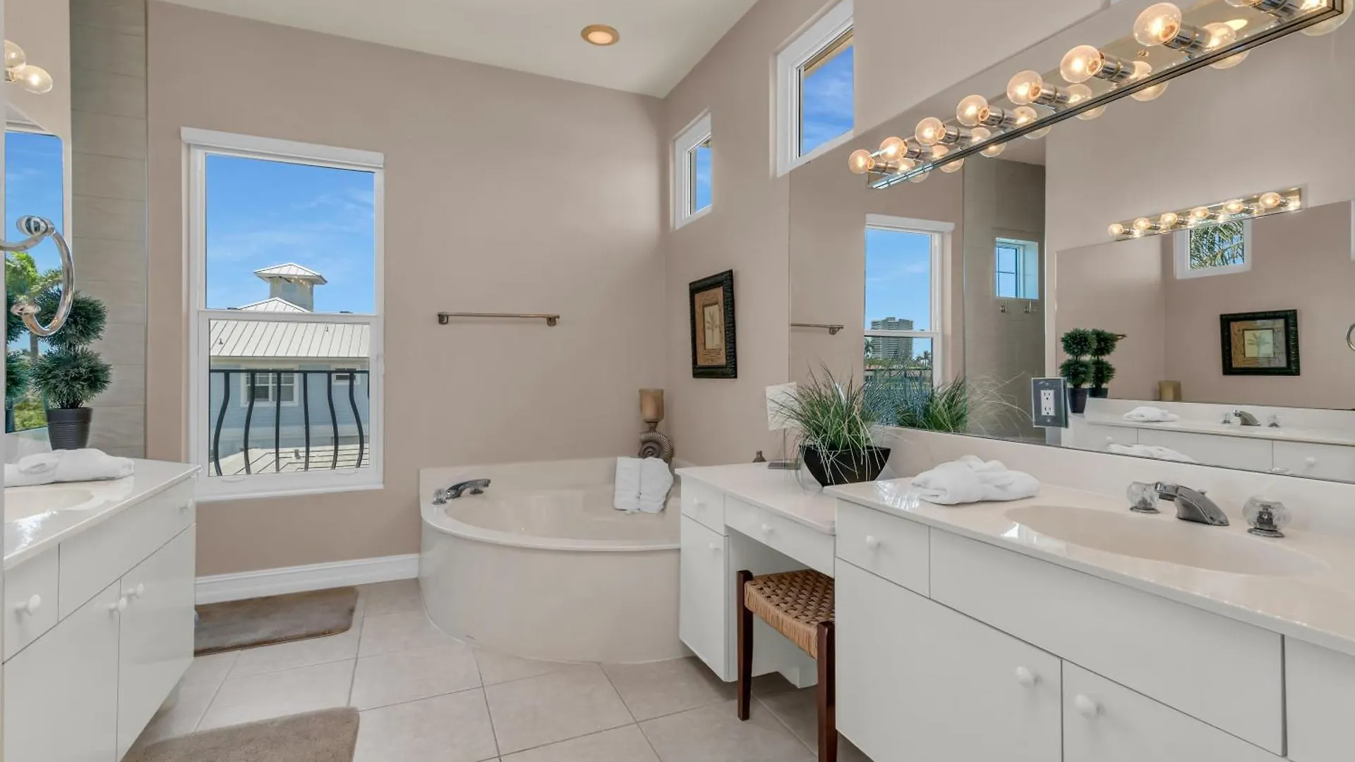 Southern Exposure I Waterfront 5 Bed House I Wide Water Views Of Landmark Bay 別荘 マルコ・アイランド