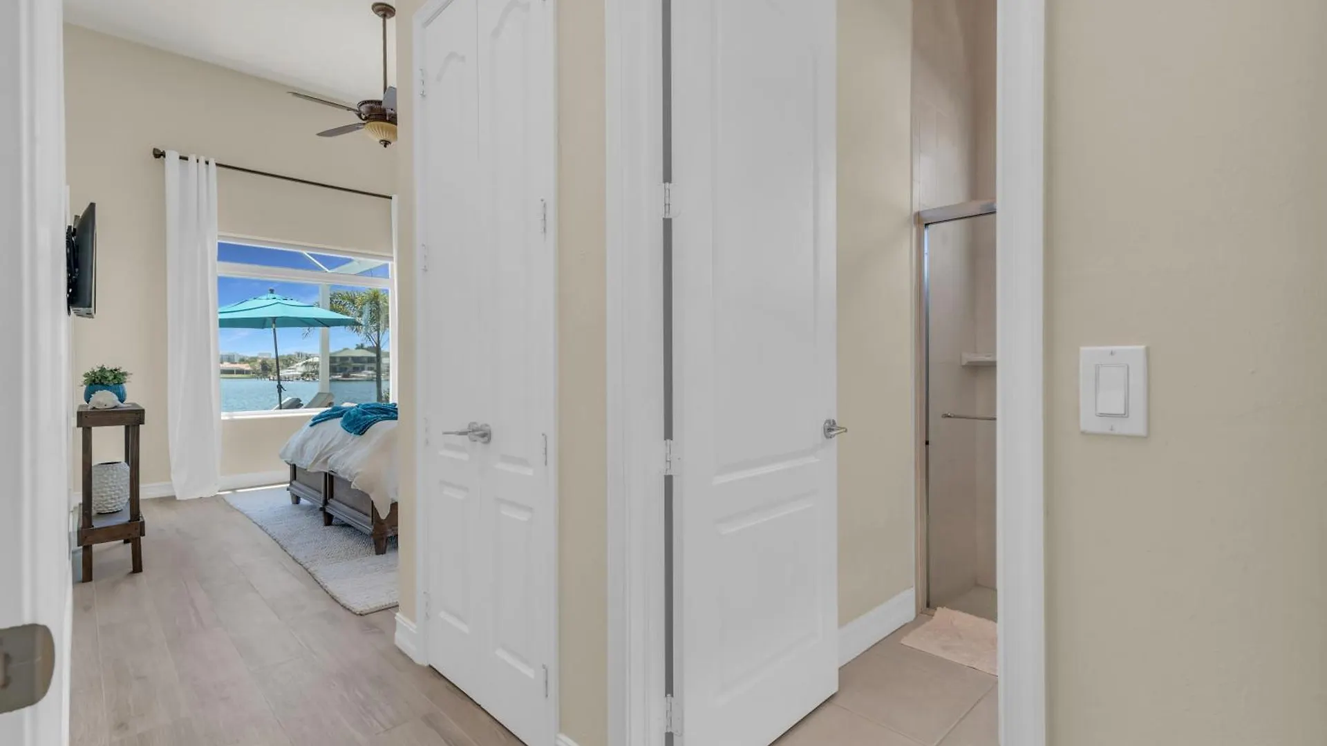 別荘 Southern Exposure I Waterfront 5 Bed House I Wide Water Views Of Landmark Bay *
