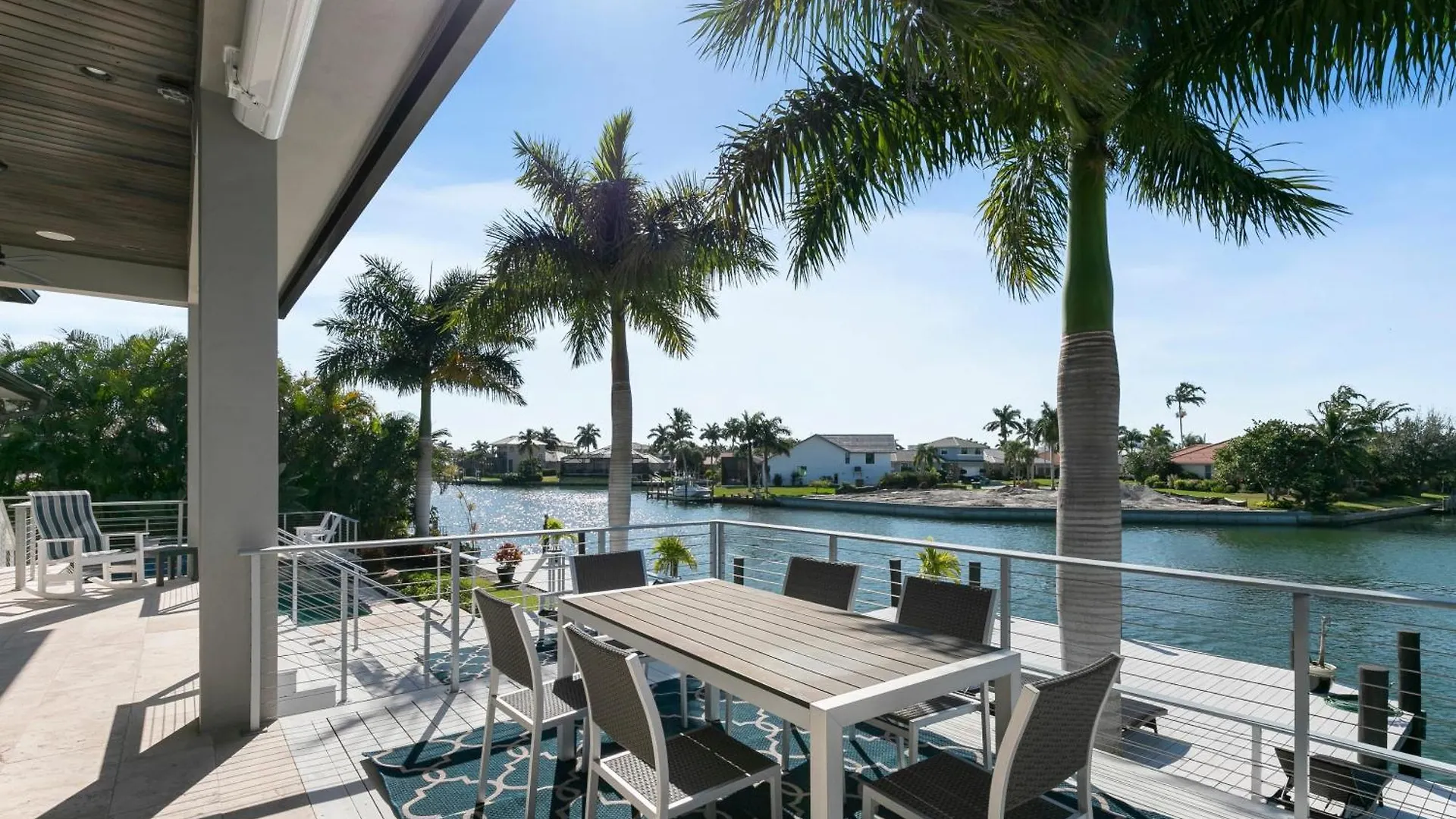 Marco Polo By Avantstay Waterfront 5bdr Pool Fire Pit Walk To Holiday home *