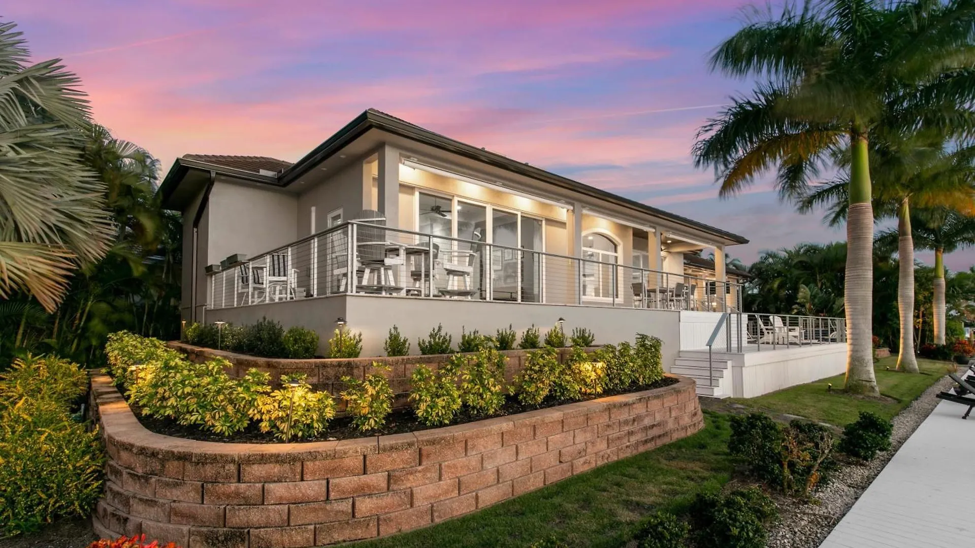 Marco Polo By Avantstay Waterfront 5bdr Pool Fire Pit Walk To Holiday home *