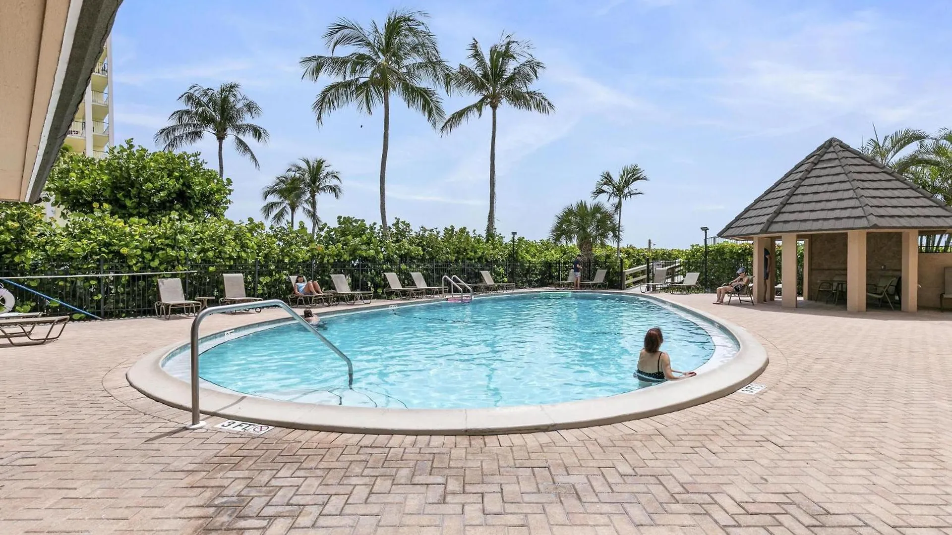 New Listing-pristine Cozy Ocean Penthouse Apartment *