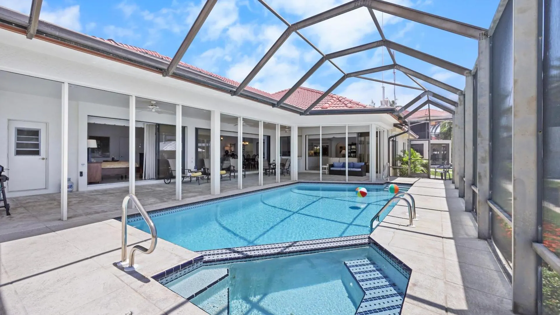 695 Embassy Court Holiday home