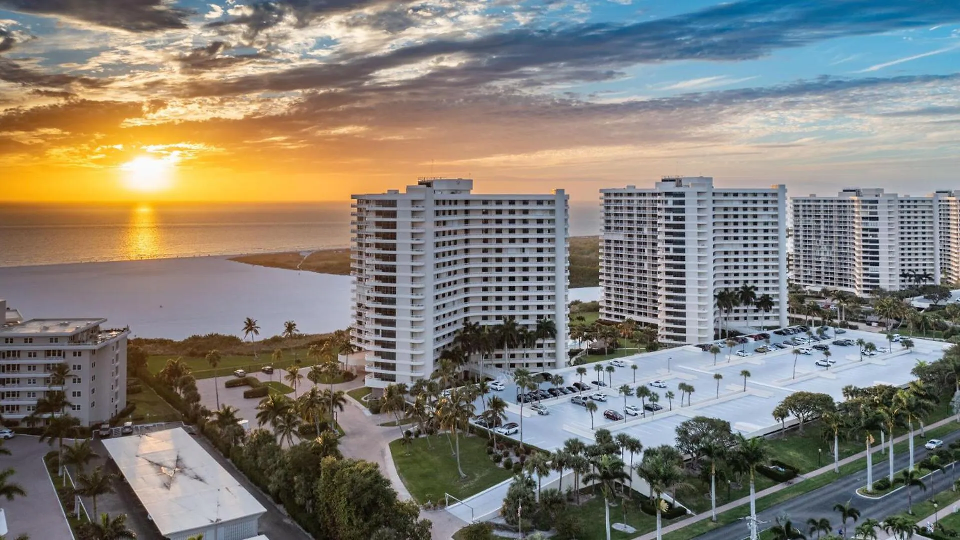 South Seas Tower 4-701 *