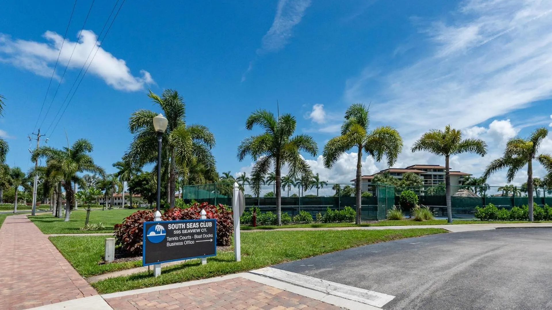 Apartment South Seas Tower 4-701 Marco Island