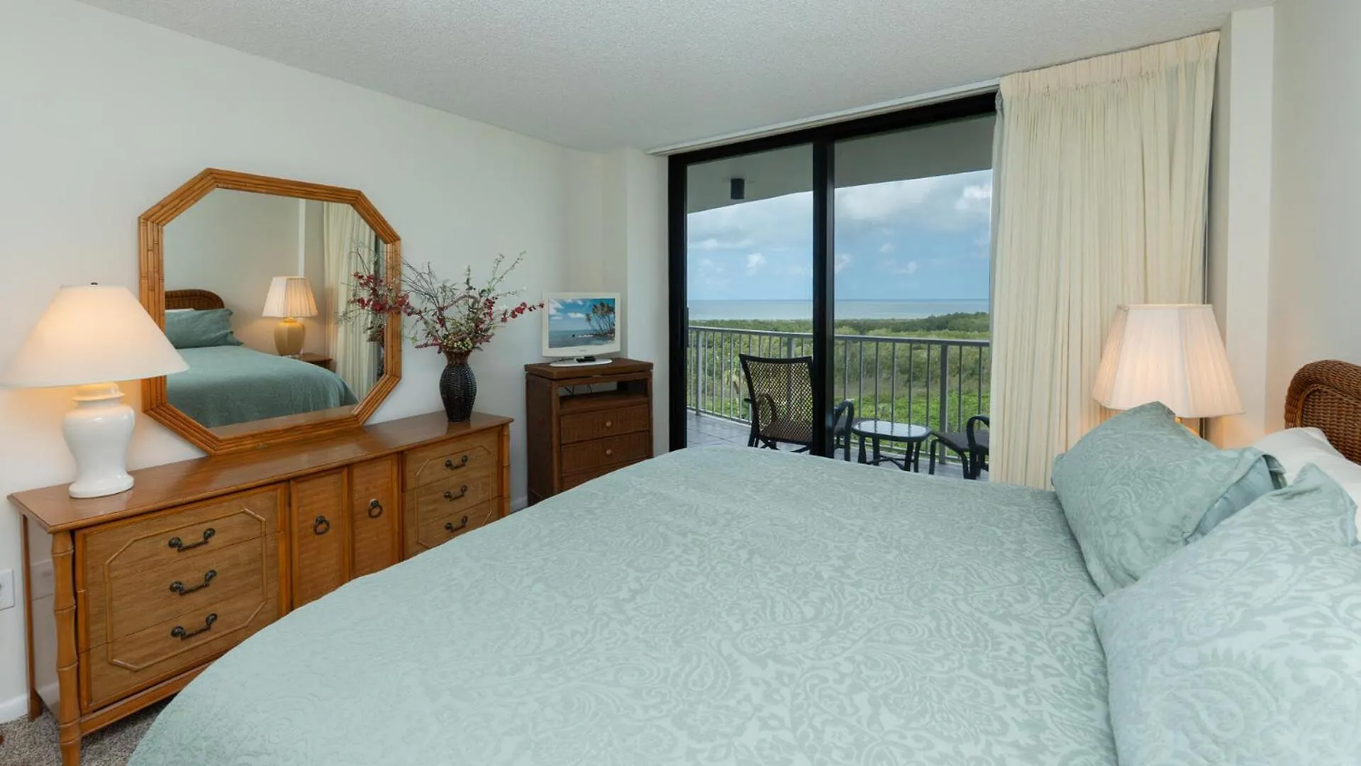 South Seas Tower 4-701 Apartment *