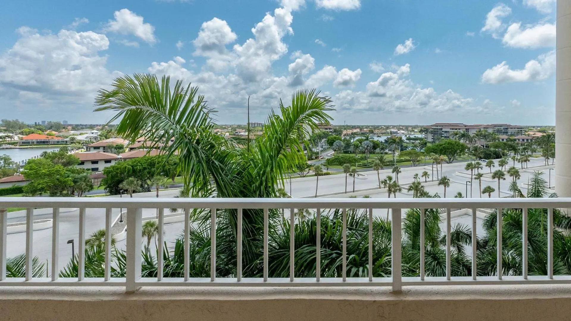 Apartment South Seas Tower 4-701 Marco Island