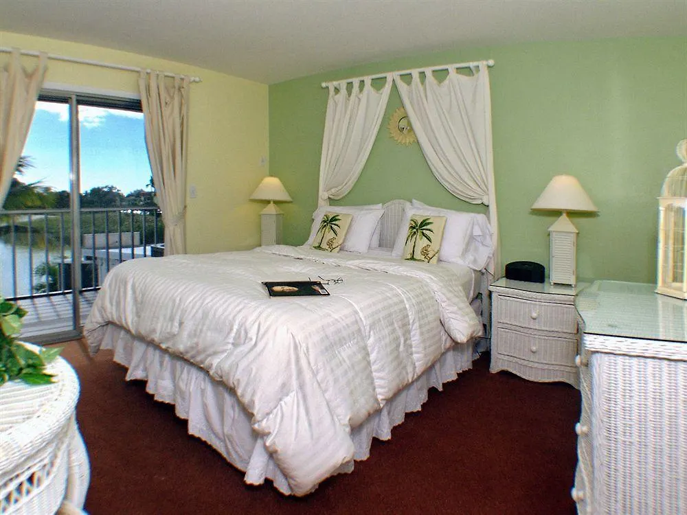 Lakeside Hotel 4*