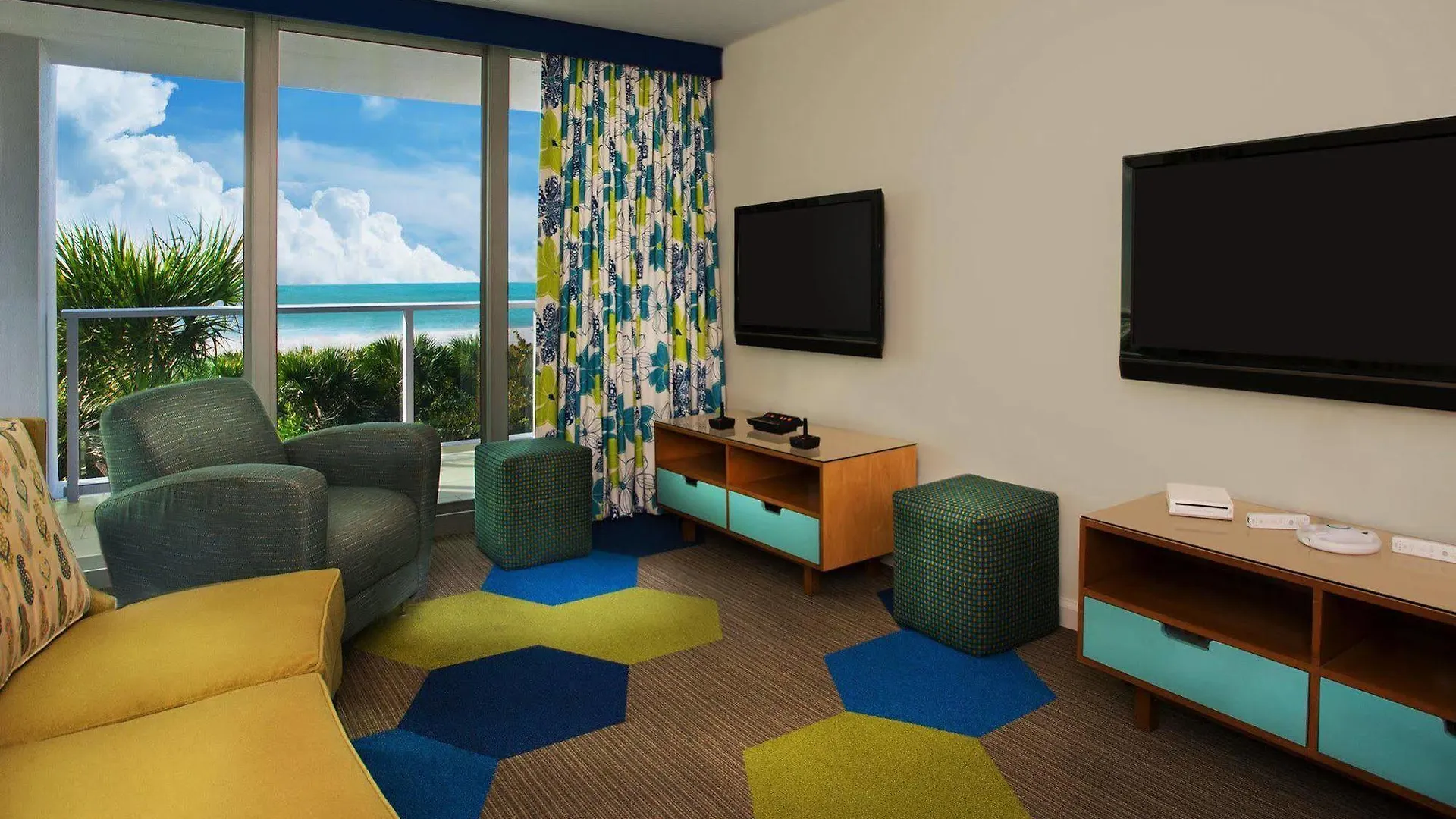 Marriott's Crystal Shores Hotel