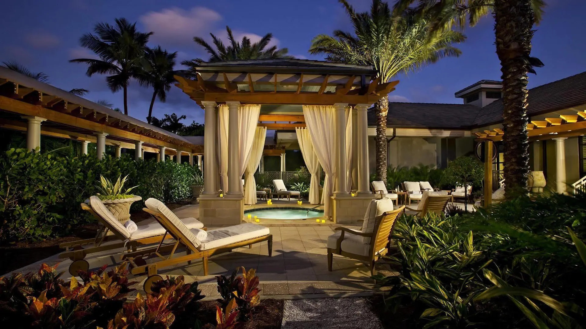 Hilton Grand Vacations Club Regency Hotel Marco Island