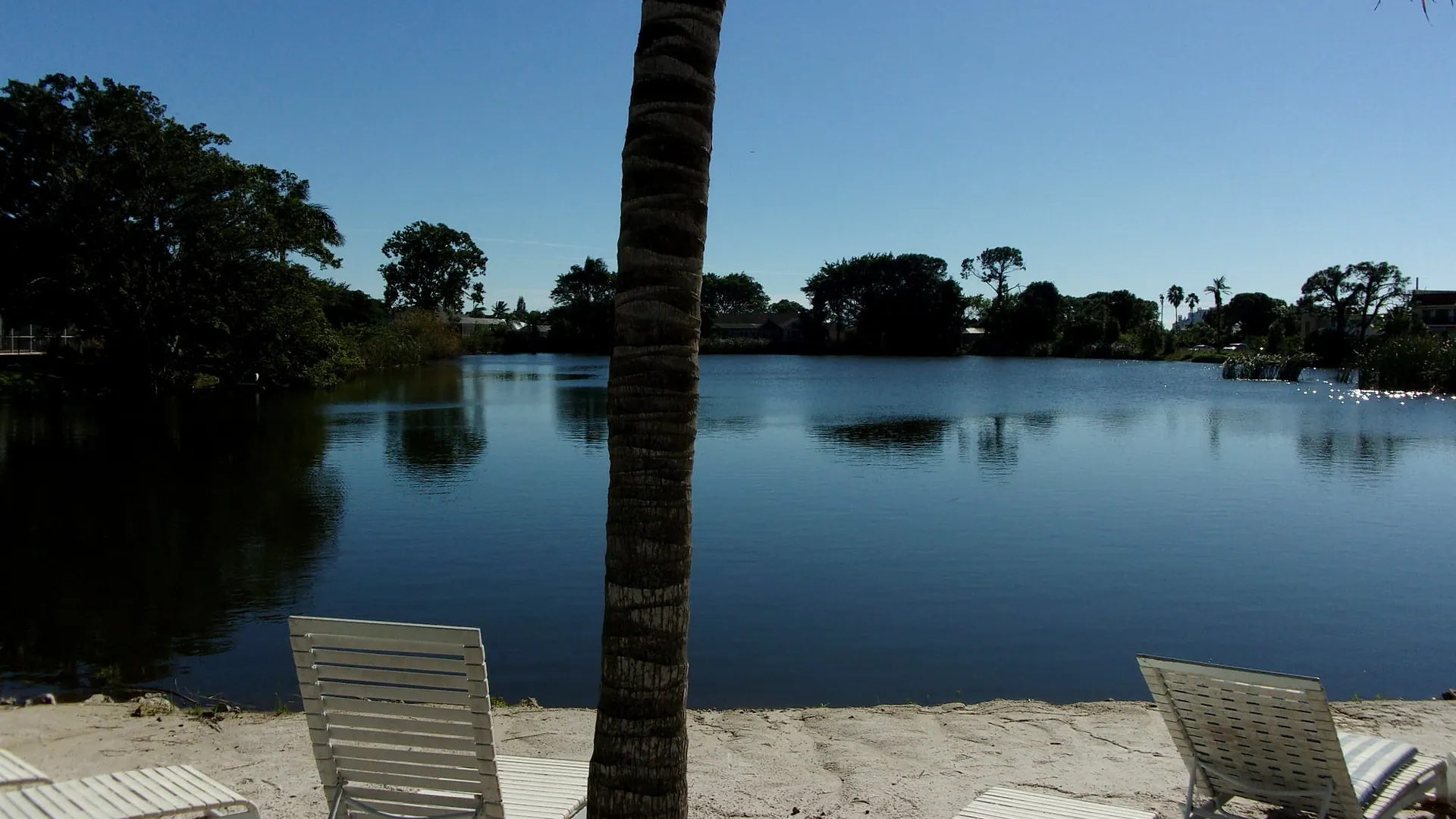 Lakeside 4*