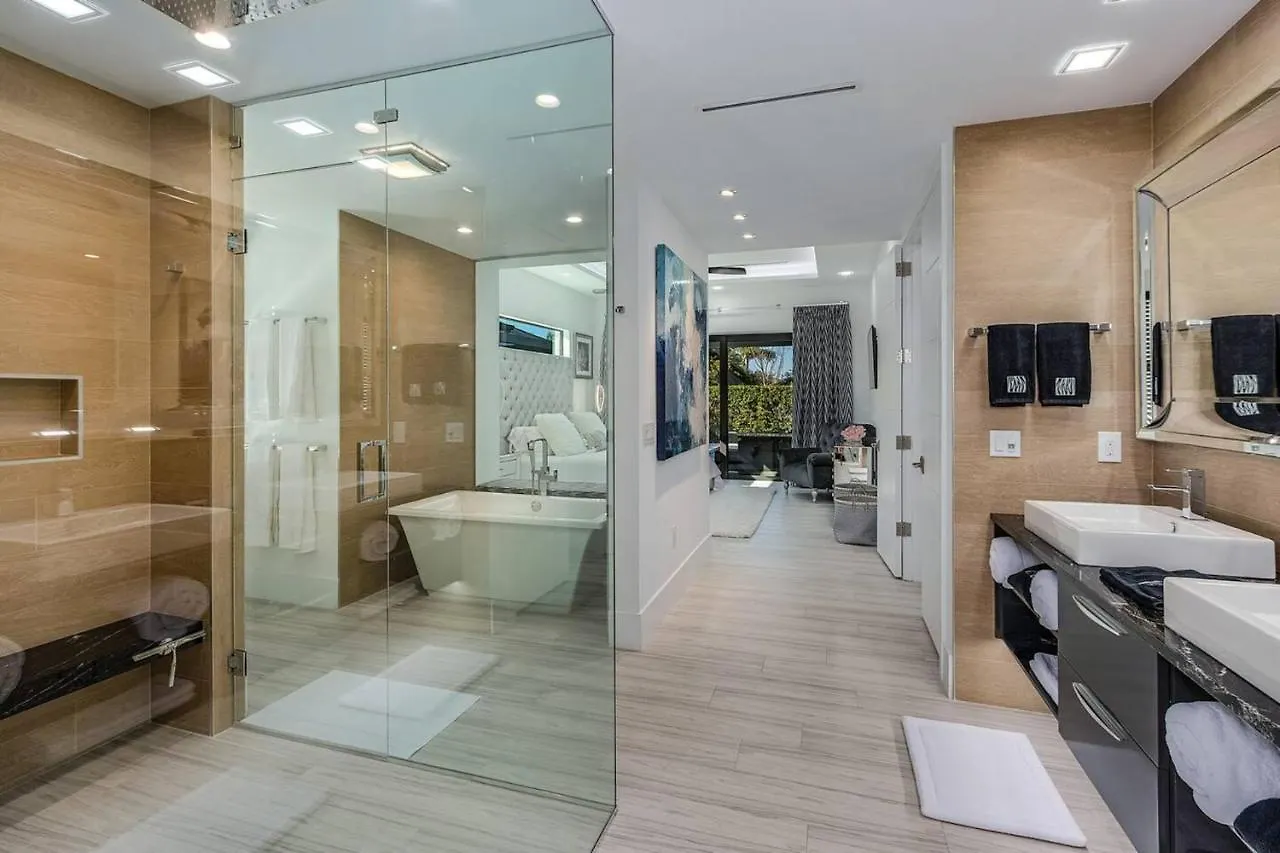 5 Min. Walk-luxurious Modern Pool * Marco Island