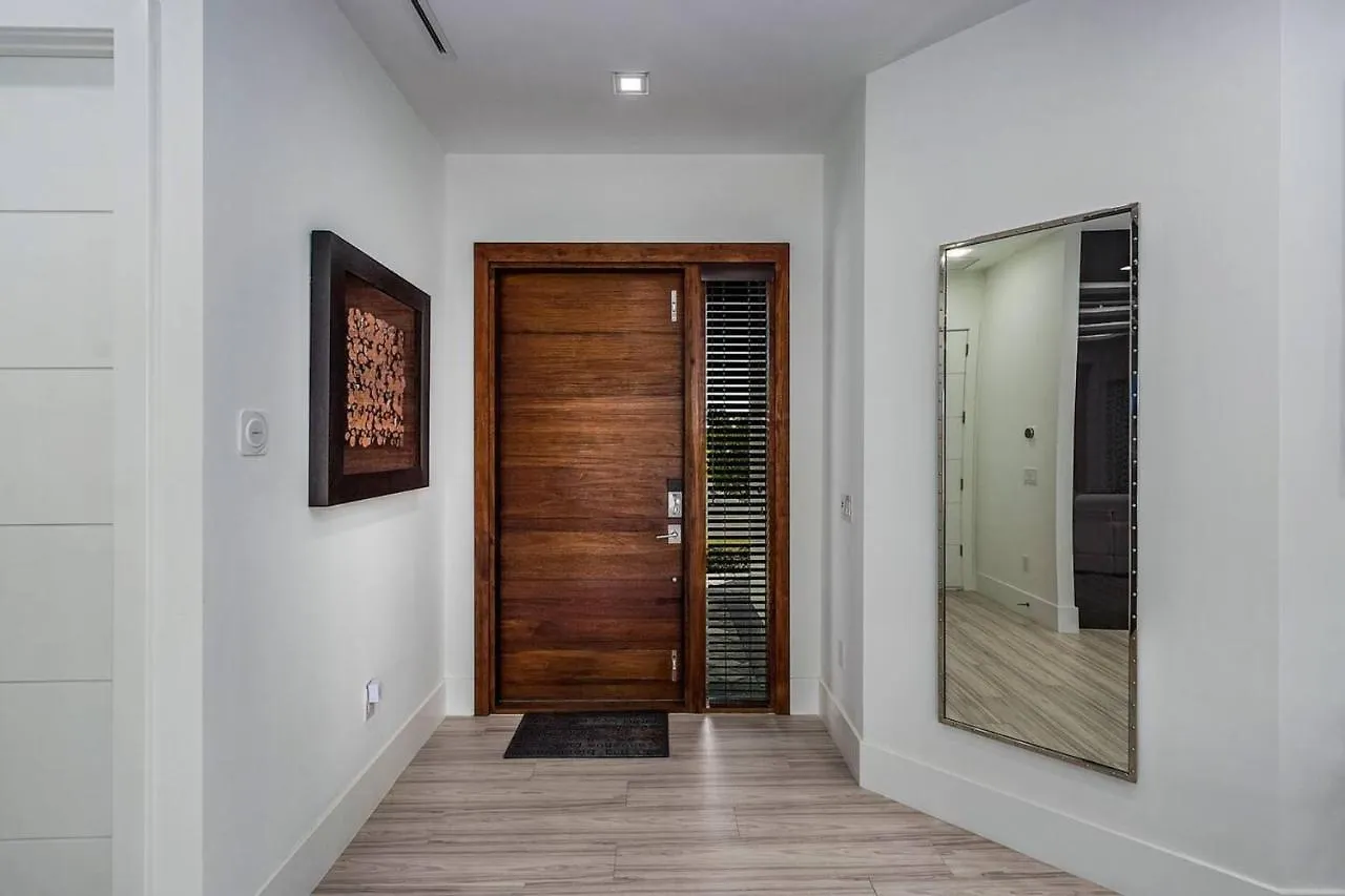5 Min. Walk-luxurious Modern Pool Marco Island