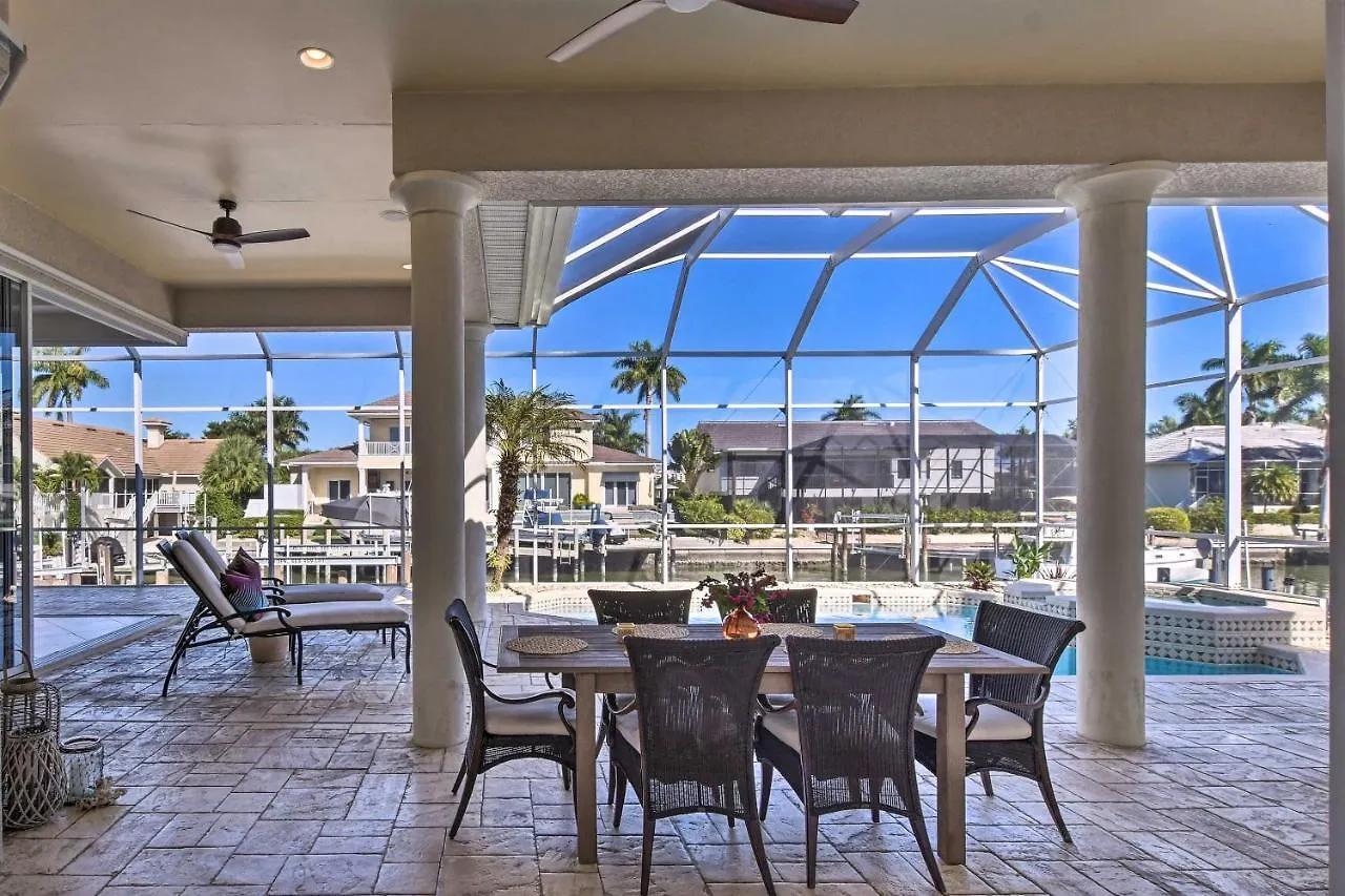 Luxury Island Oasis With Pool And Dock, 1 Mi To Beach! Holiday home Marco Island