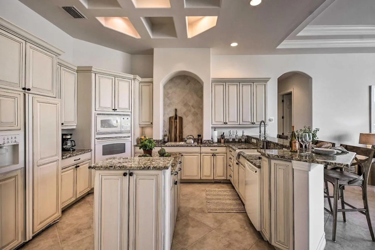 Luxury Island Oasis With Pool And Dock, 1 Mi To Beach! Marco Island