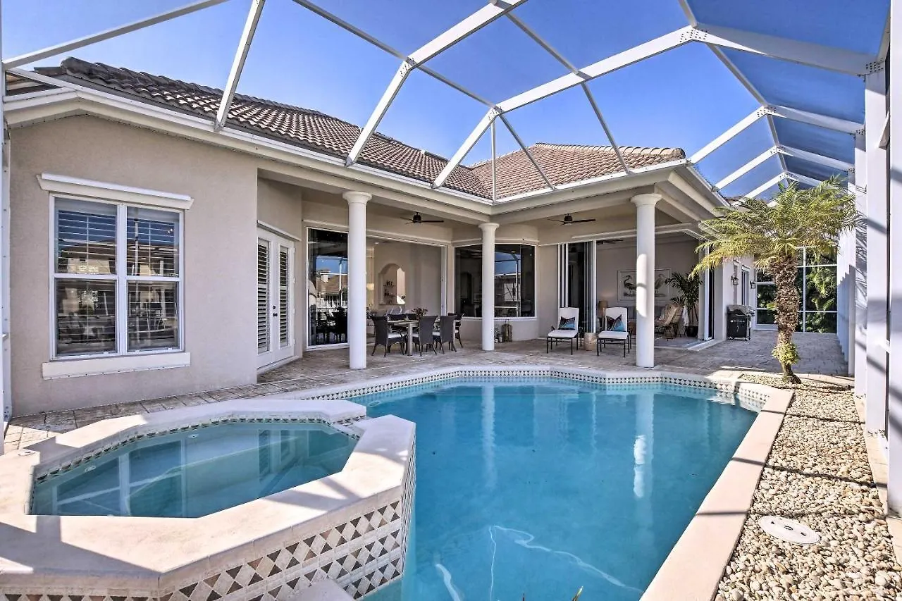 Luxury Island Oasis With Pool And Dock, 1 Mi To Beach! Holiday home *