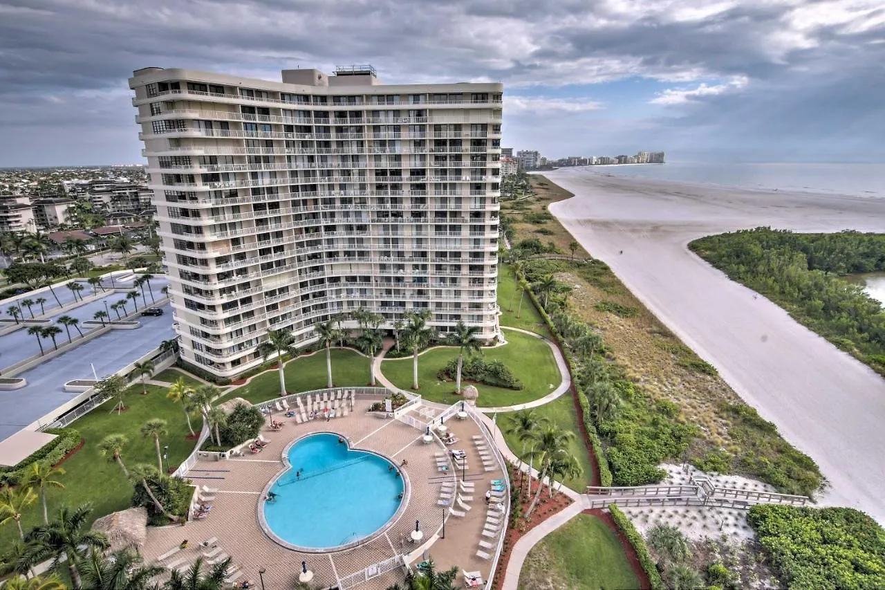 Beachfront With Pool! Apartment *