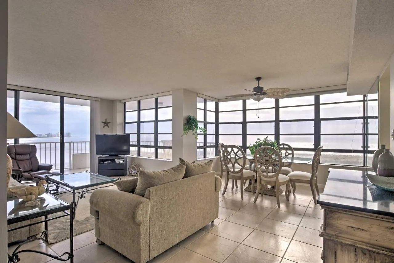 Beachfront With Pool! Apartment