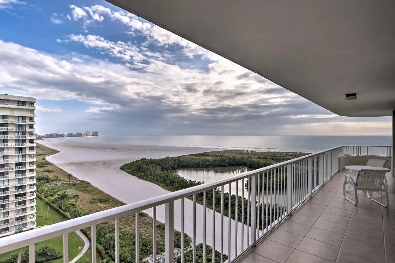 Apartment Beachfront With Pool! *