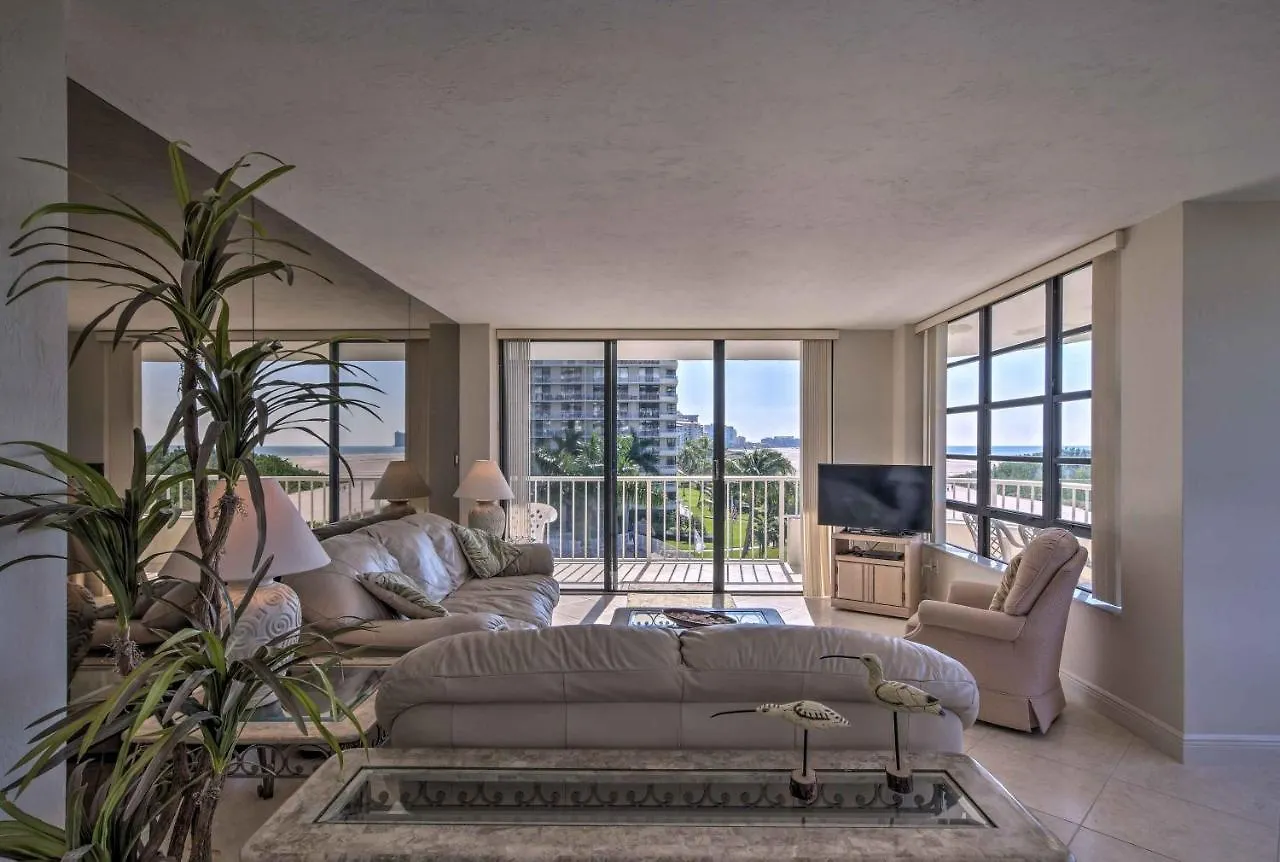 Sunny Getaway Community Amenities, Walk To Beach! *