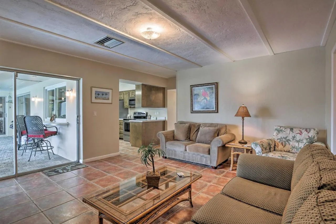 Waterfront With Heated Pool And Dock * Marco Island
