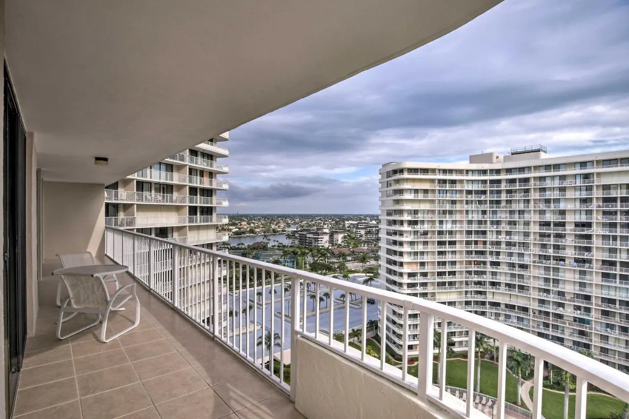 Apartment Beachfront With Pool! *