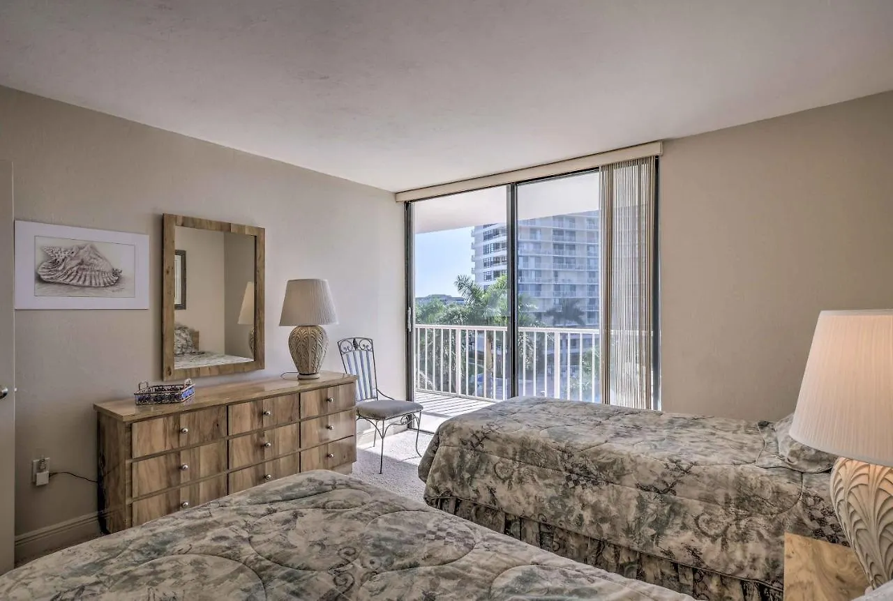 Sunny Getaway Community Amenities, Walk To Beach! Marco Island