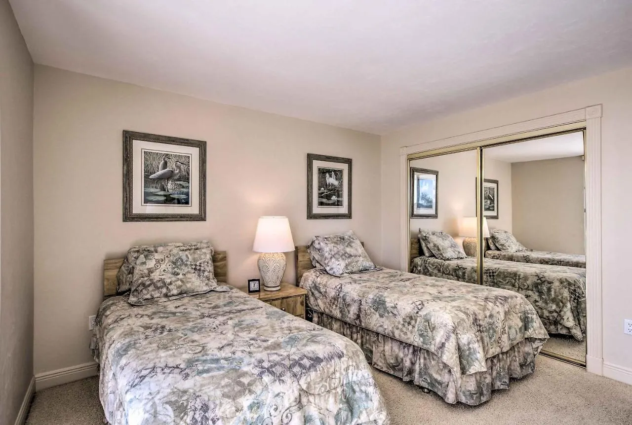 Apartment Sunny Getaway Community Amenities, Walk To Beach! *