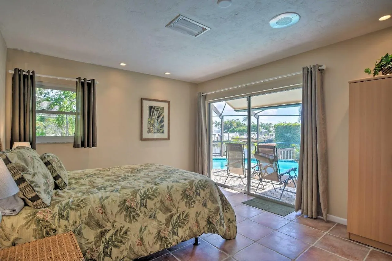 Holiday home Waterfront With Heated Pool And Dock *