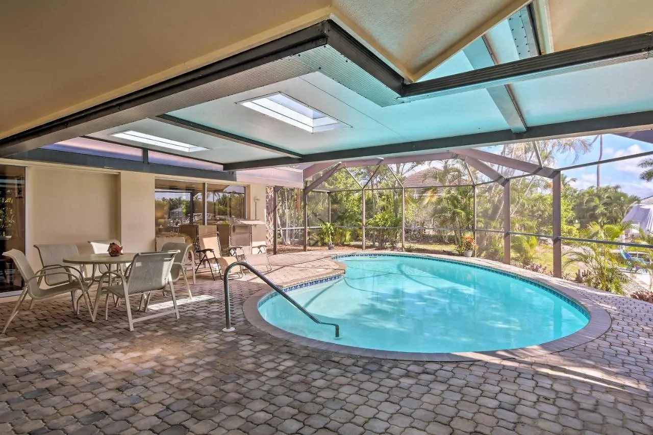 Waterfront With Heated Pool And Dock Holiday home *