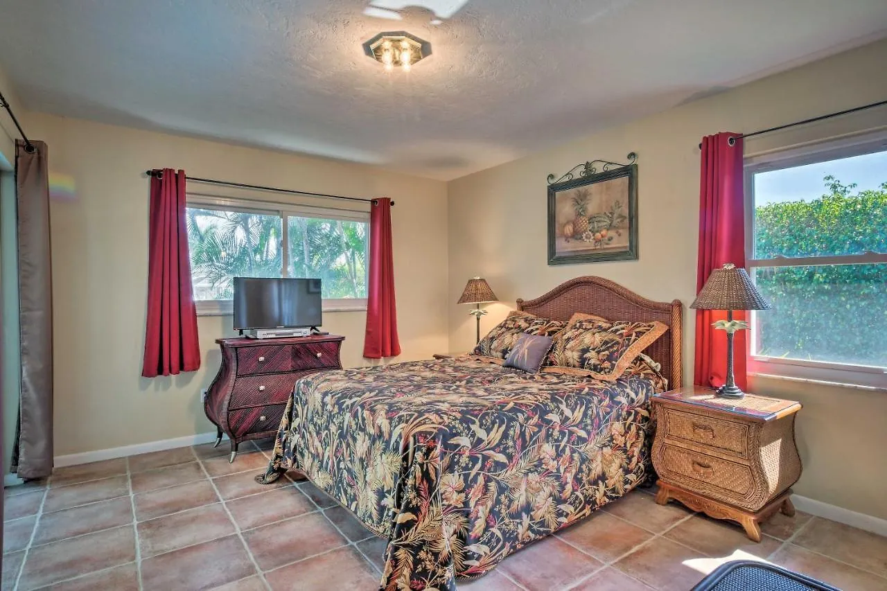 Waterfront With Heated Pool And Dock * Marco Island