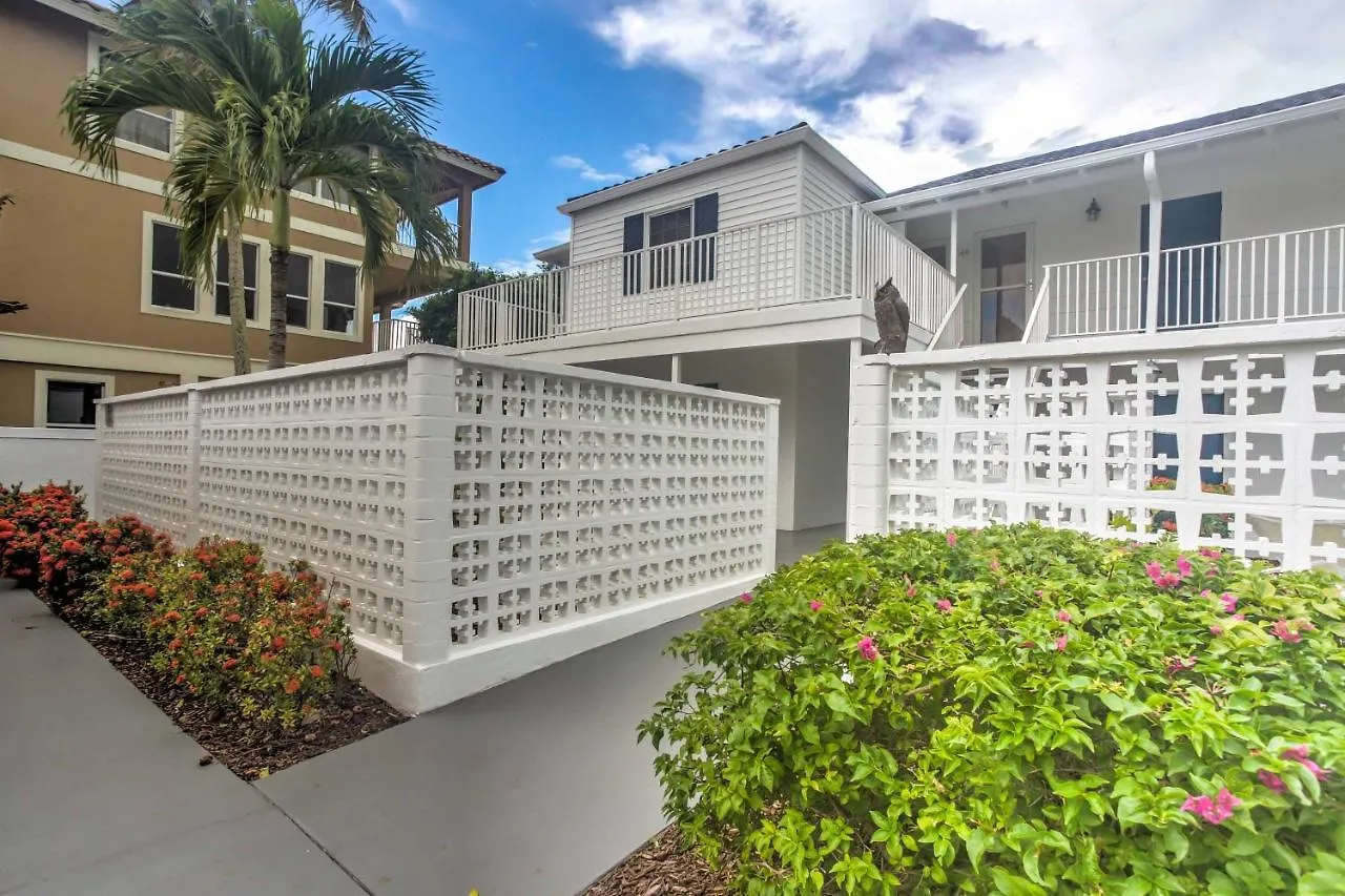 Waterfront Retreat With Shared Docks Apartment Marco Island