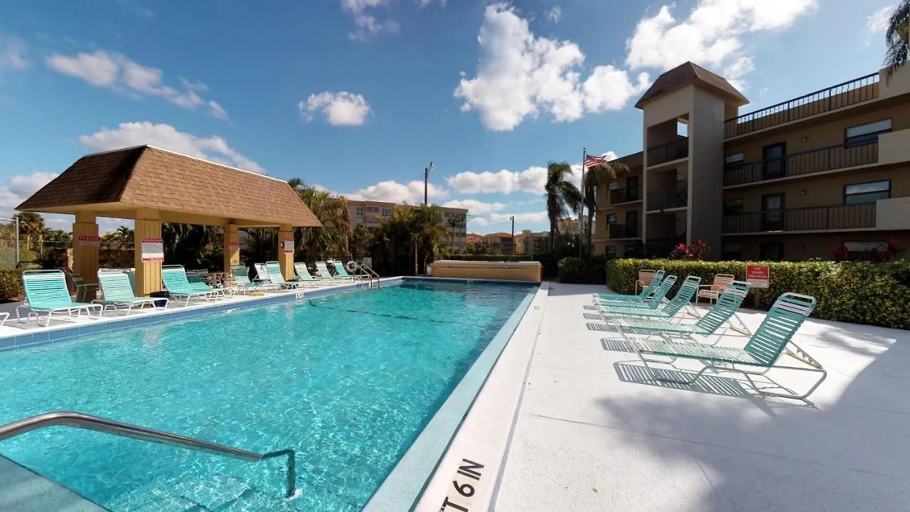 Desirable Location, Directly Across Street From South Access!!! Holiday home Marco Island