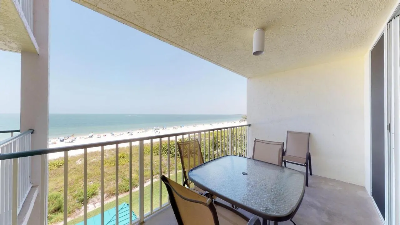 Incredible Views From Renovated Beachfront Getaway At The Apollo Marco Island