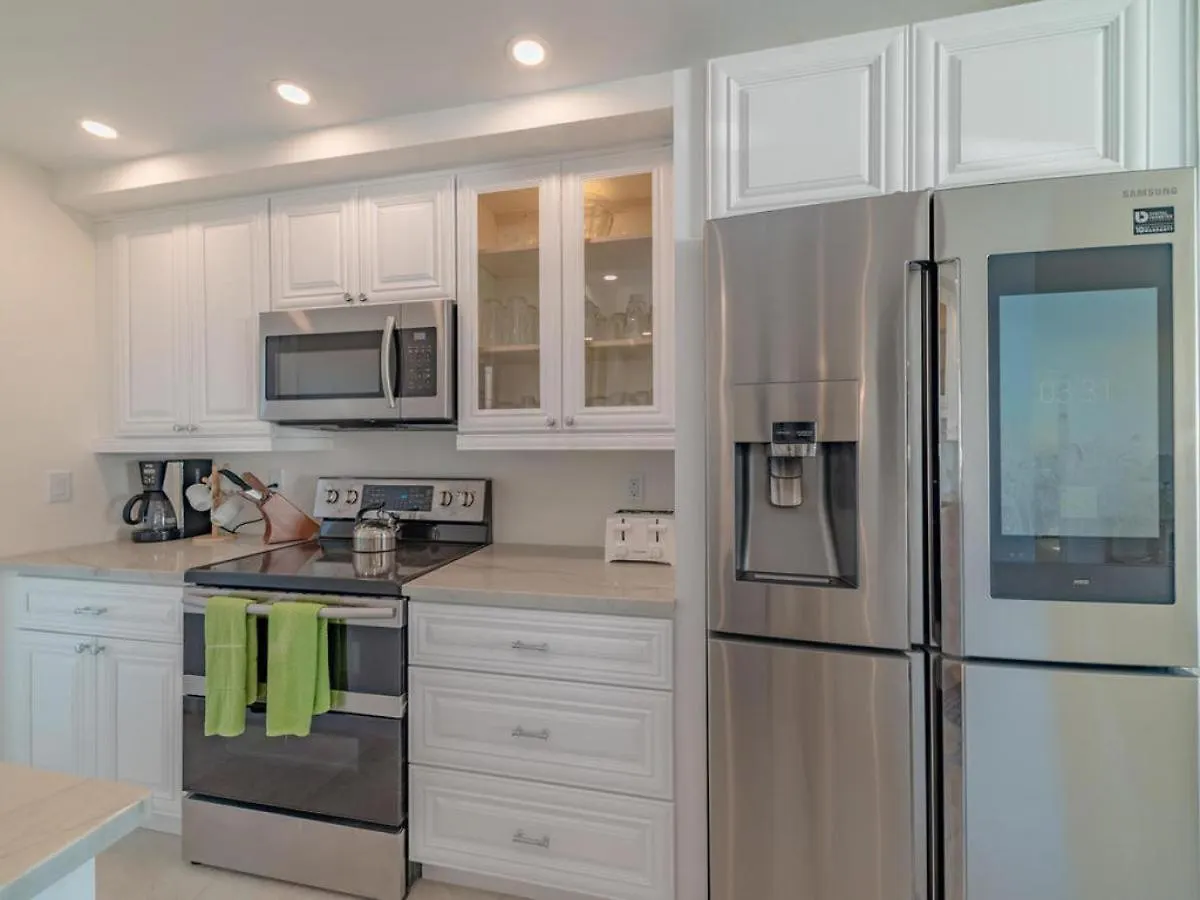 End Unit With Of Line Finishes I Wide Gulf Views! Holiday home