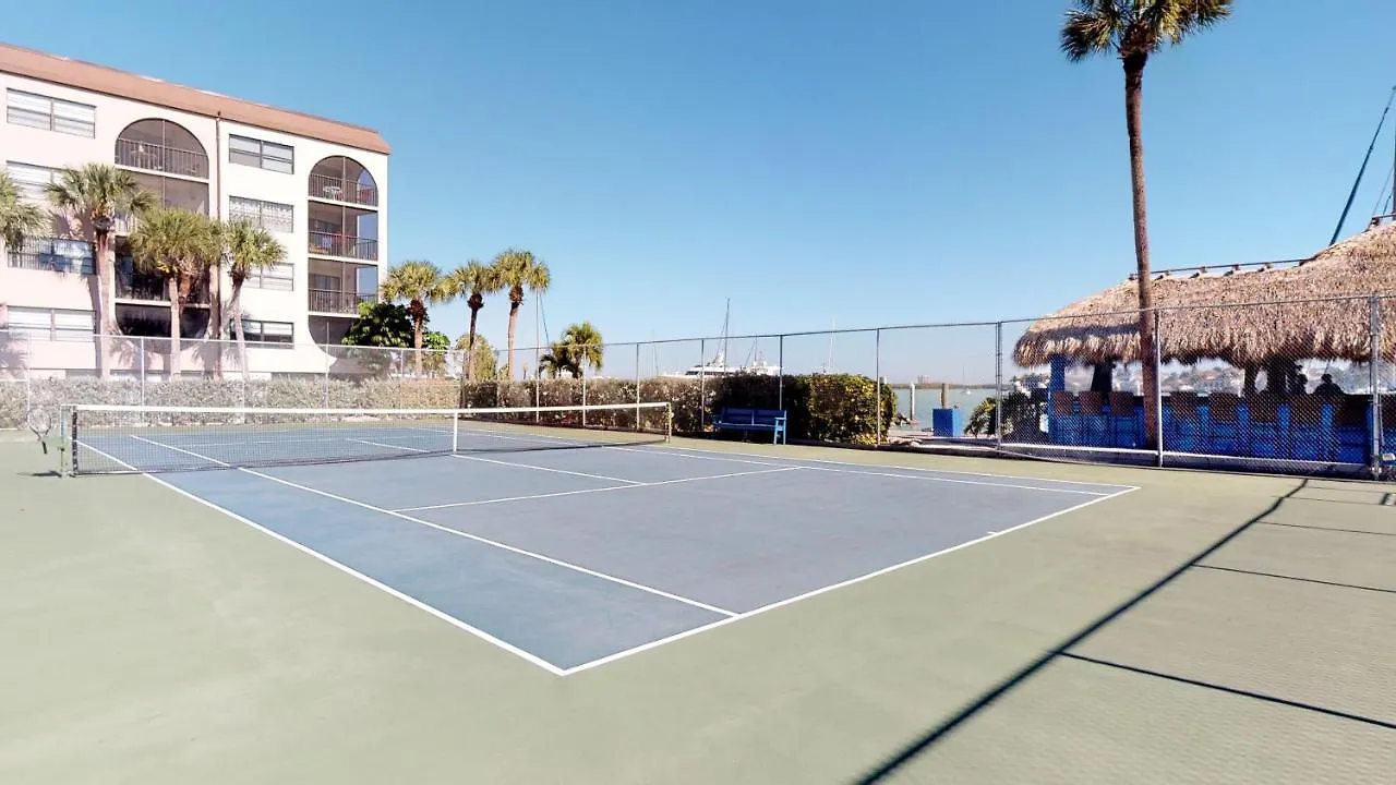 Holiday home Renovated 2 Story 2 Bed 2 Bath Unit With On-site Dolphin Tiki