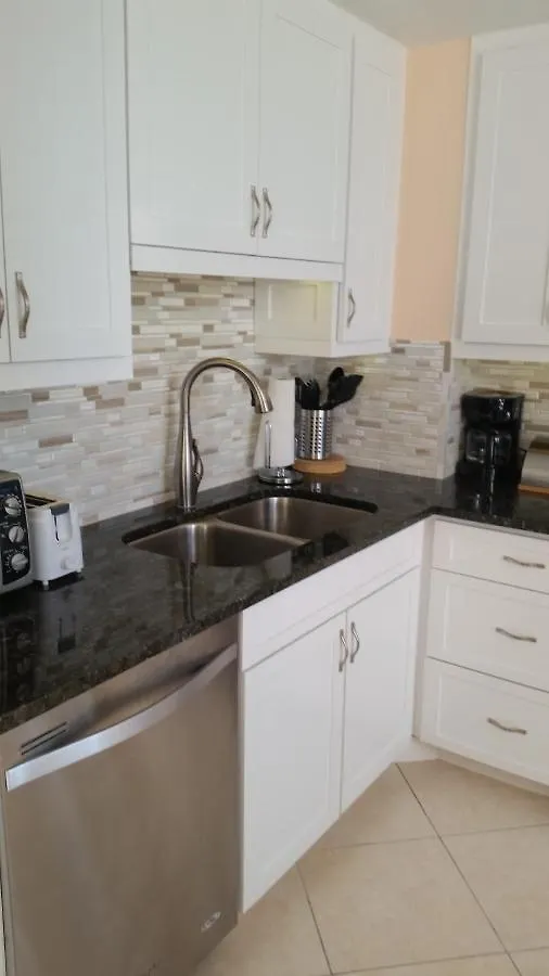 Holiday home Beachfront 2 Bed 2 Bath Penthouse