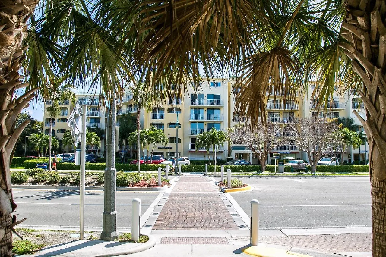Floor Condo, Steps Away From Jw Marriott And Access!! Holiday home Marco Island