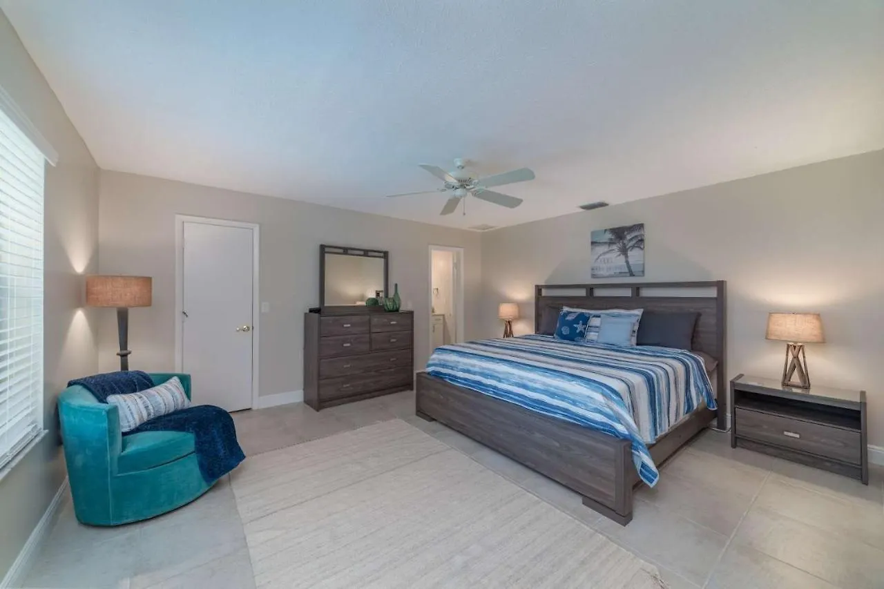 Semesterbostad Valley Avenue Getaway With Pool Marco Island