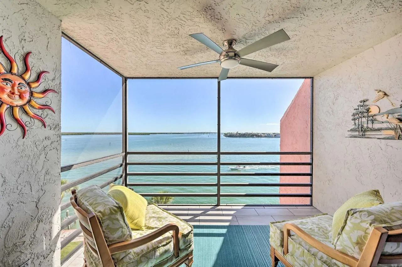 Apartment Coastal With Club Amenities!
