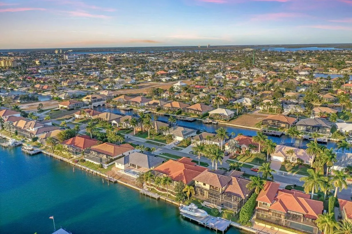 268 Edgewater Court Holiday home Marco Island