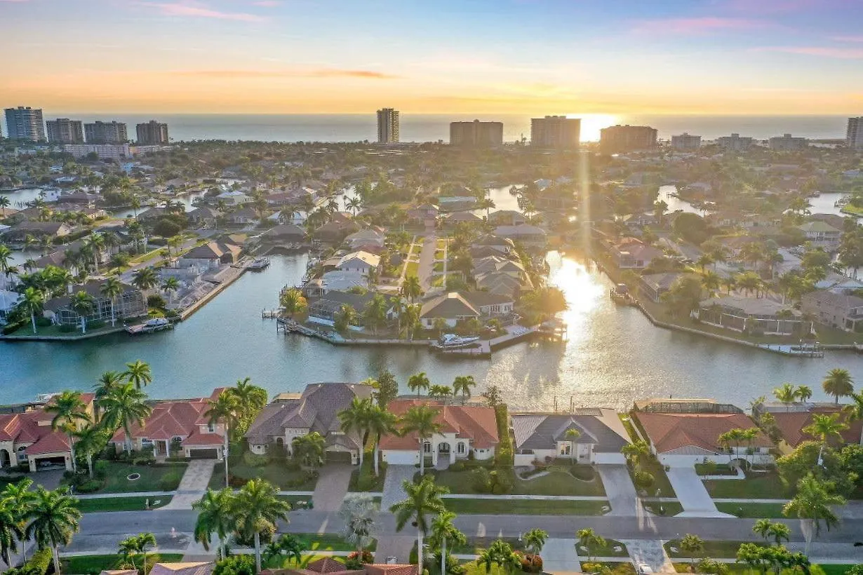 268 Edgewater Court Holiday home Marco Island