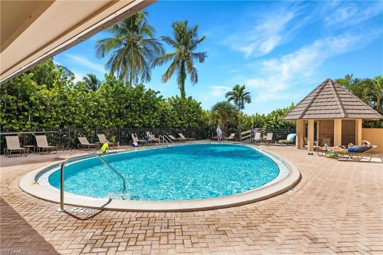 度假居 The Sea-winds I Renovated Beachfront 2 Bed 2 Bath