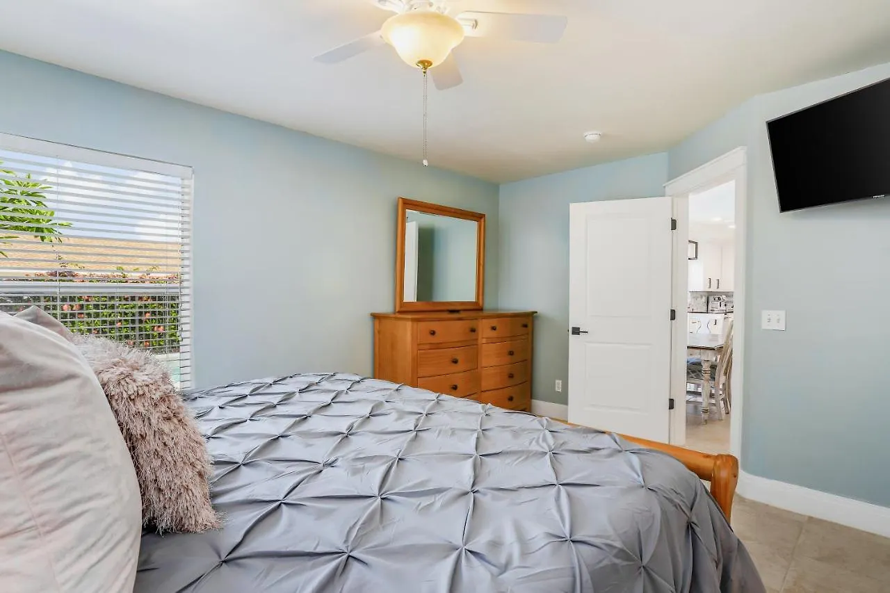 Sun-drenched Sojourn Holiday home Marco Island