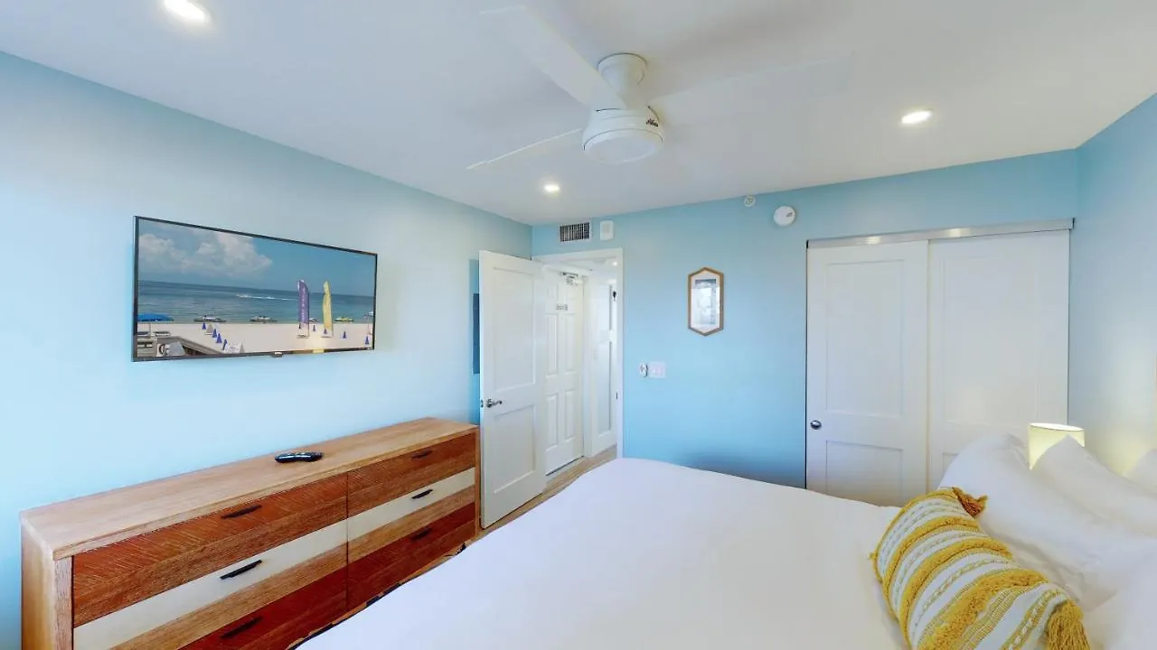 Soft, Sandy Beaches I Long Views From Premiere Over-sized Balcony! Feriehus Marco Island