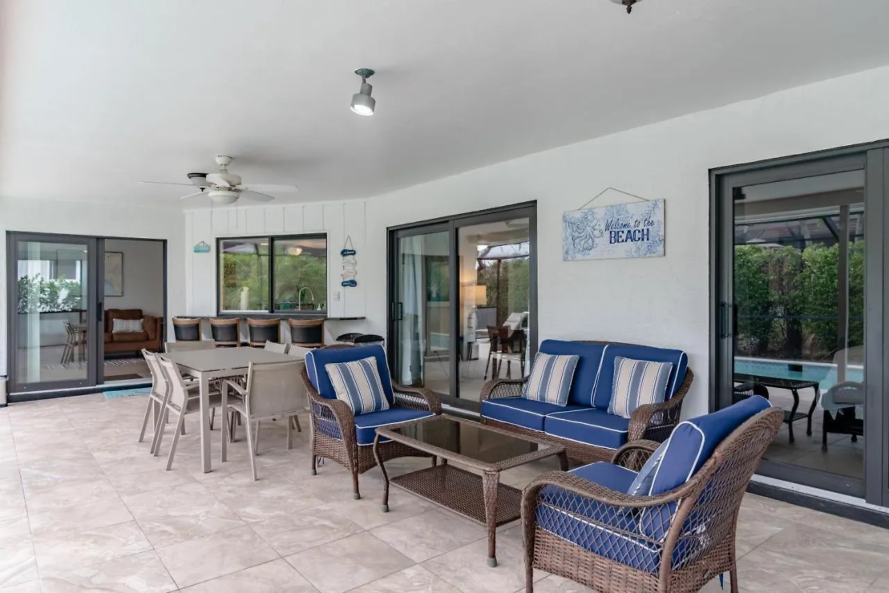 Perfect Location 5 Min Walk To Access Marco Island