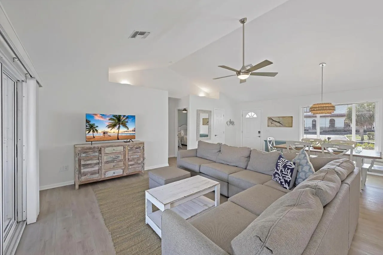 Holiday home 1414 Auburndale Avenue